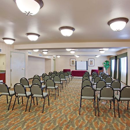 Hotel Marguerite South Anaheim - Garden Grove, Trademark Collection By Wyndham Room photo