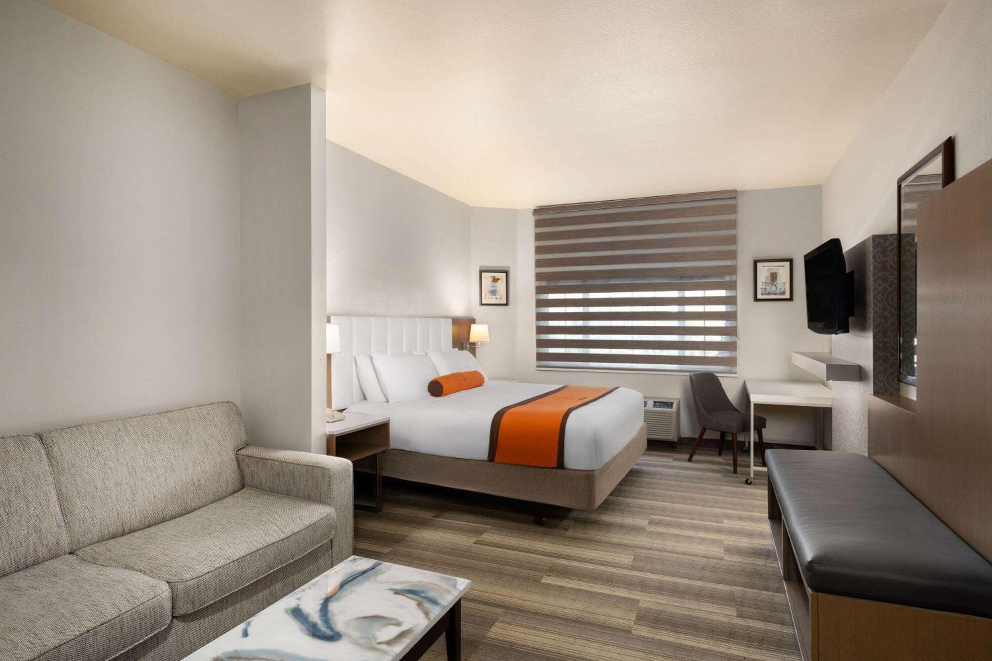 Hotel Marguerite South Anaheim - Garden Grove, Trademark Collection By Wyndham Exterior photo