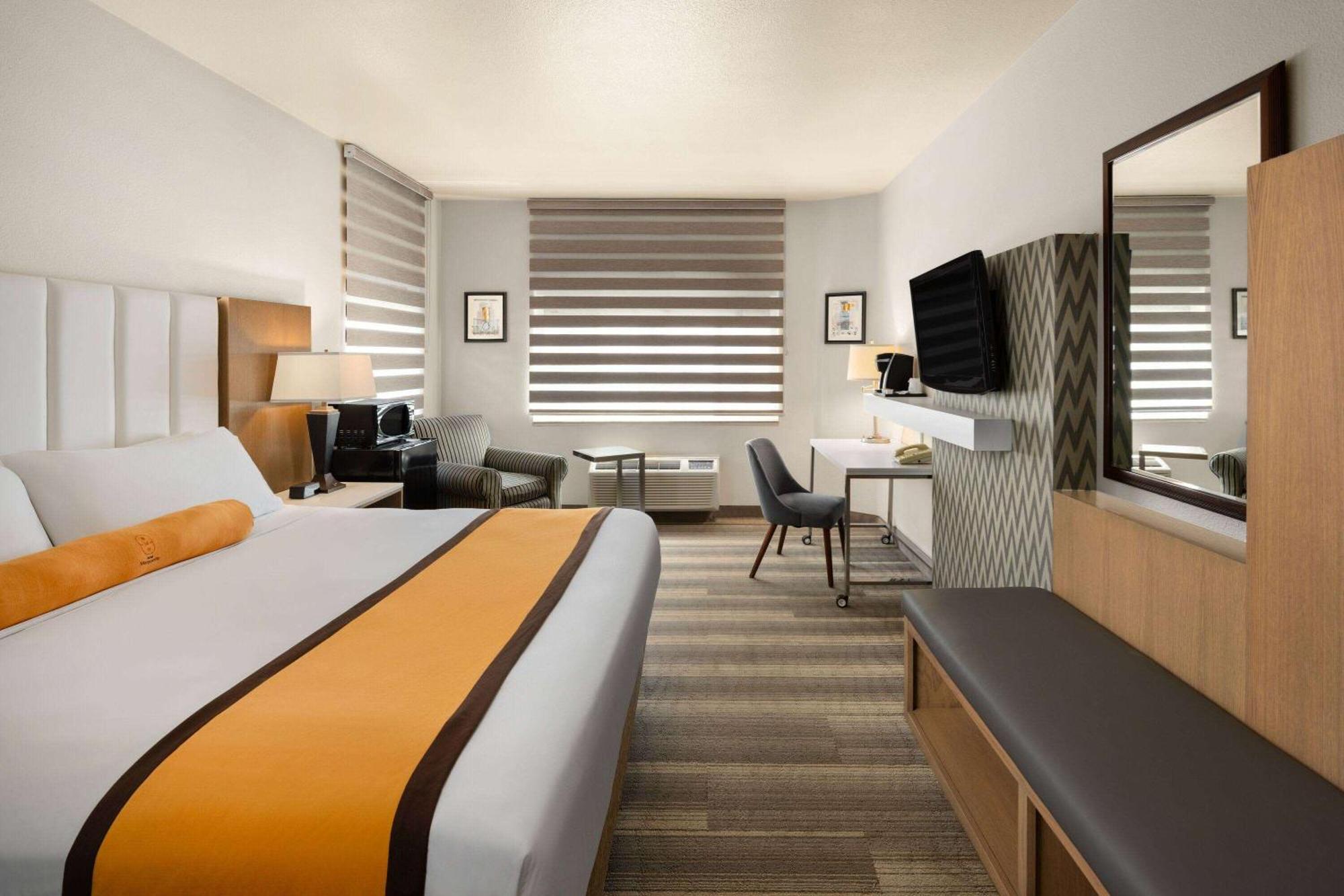 Hotel Marguerite South Anaheim - Garden Grove, Trademark Collection By Wyndham Exterior photo