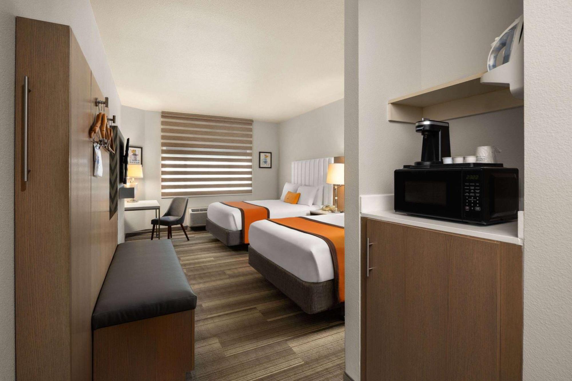 Hotel Marguerite South Anaheim - Garden Grove, Trademark Collection By Wyndham Exterior photo