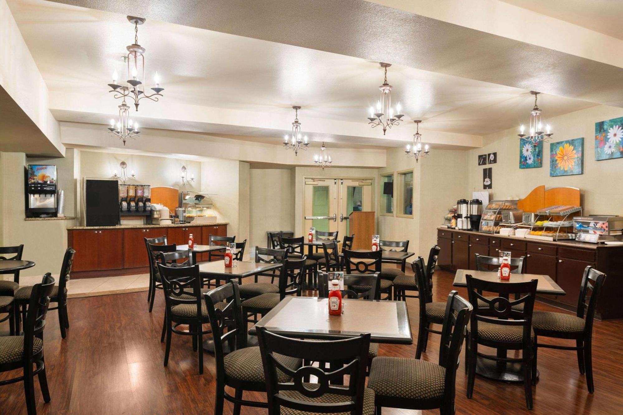 Hotel Marguerite South Anaheim - Garden Grove, Trademark Collection By Wyndham Exterior photo