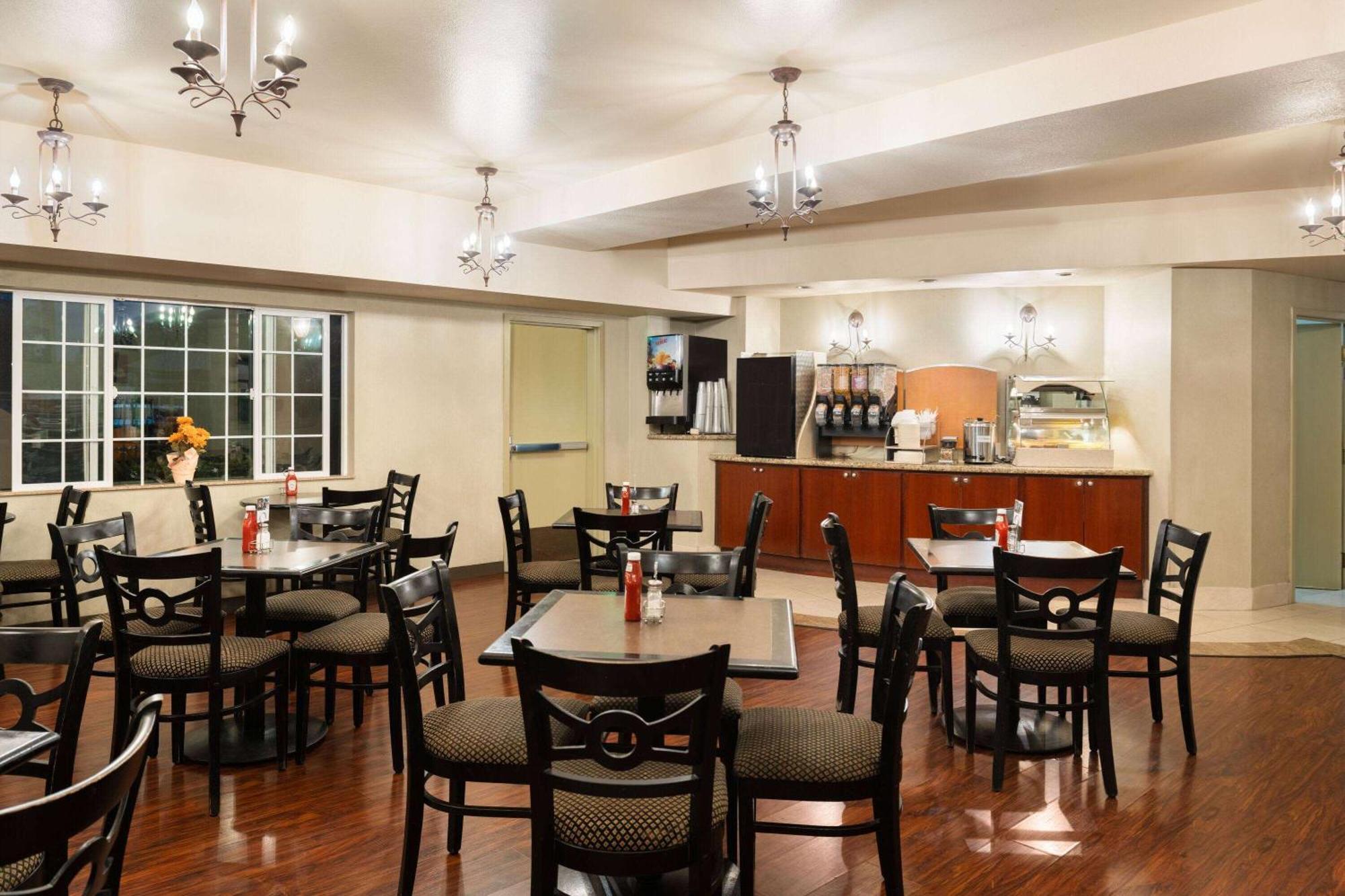 Hotel Marguerite South Anaheim - Garden Grove, Trademark Collection By Wyndham Exterior photo